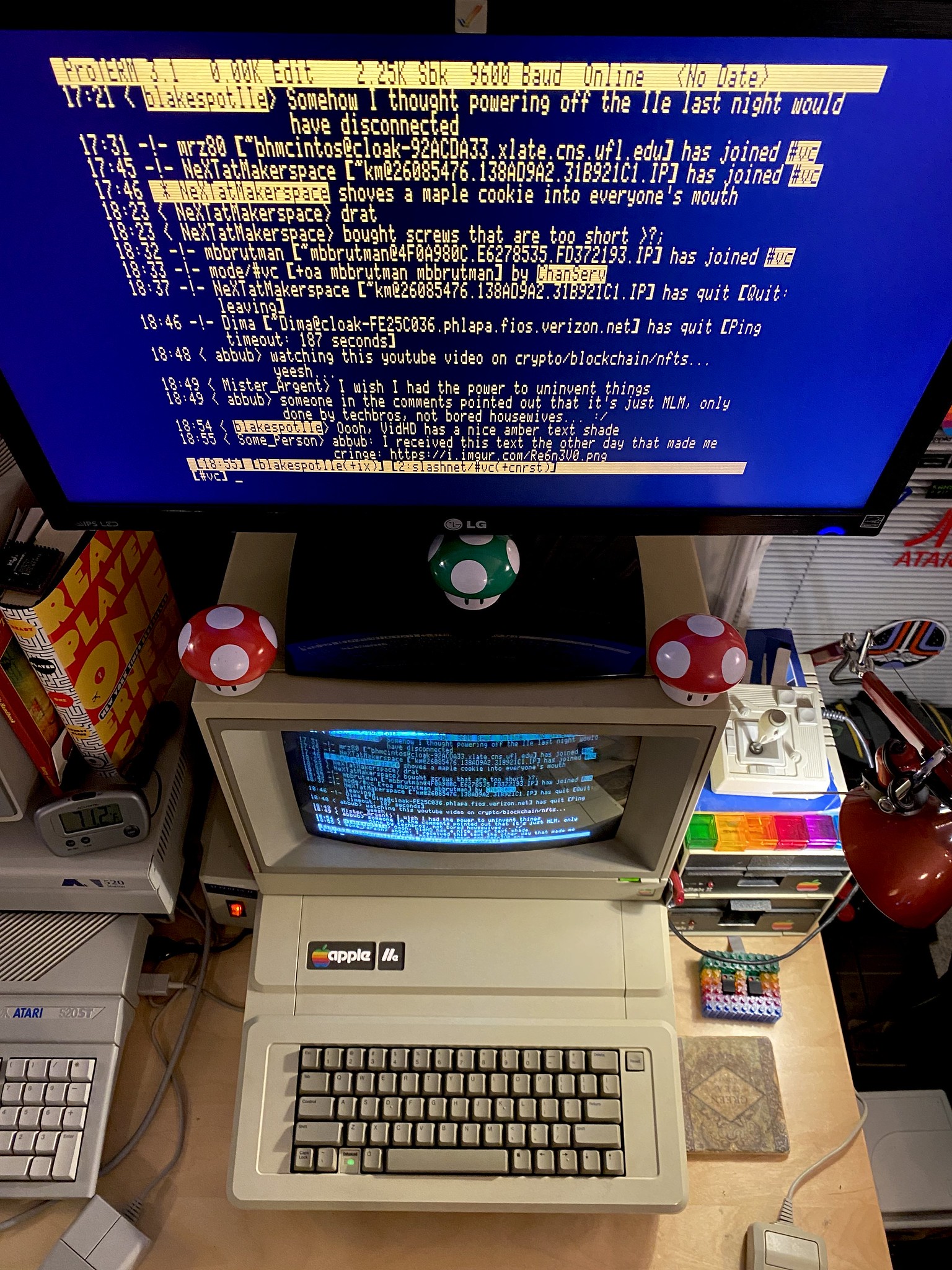 Apple-1 wooden computer possibly hand-built by Steve Jobs could be yours -  CNET